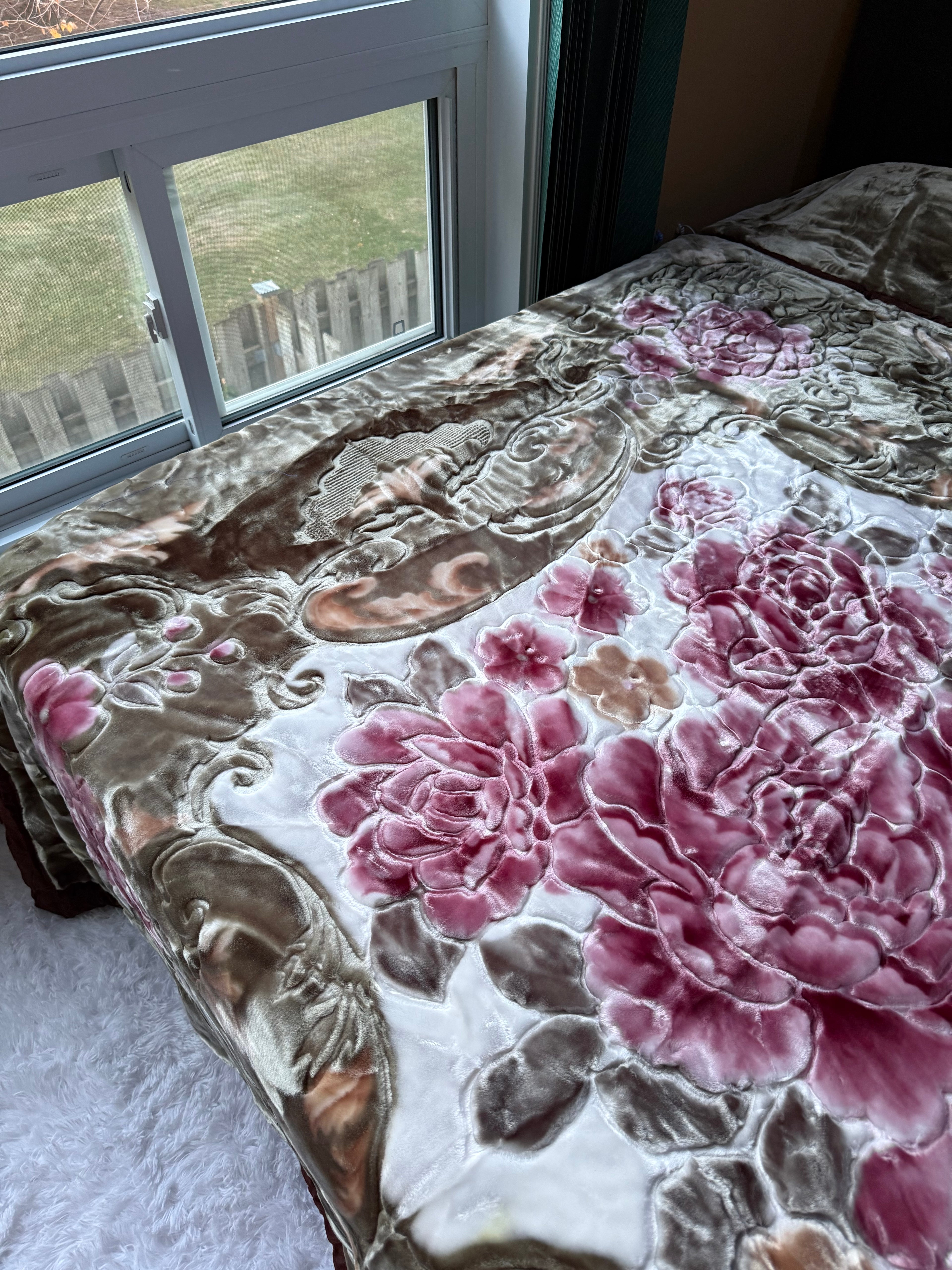 Royal Plush Heavyweight Mink Blanket - Floral Series (Queen/King Fit)